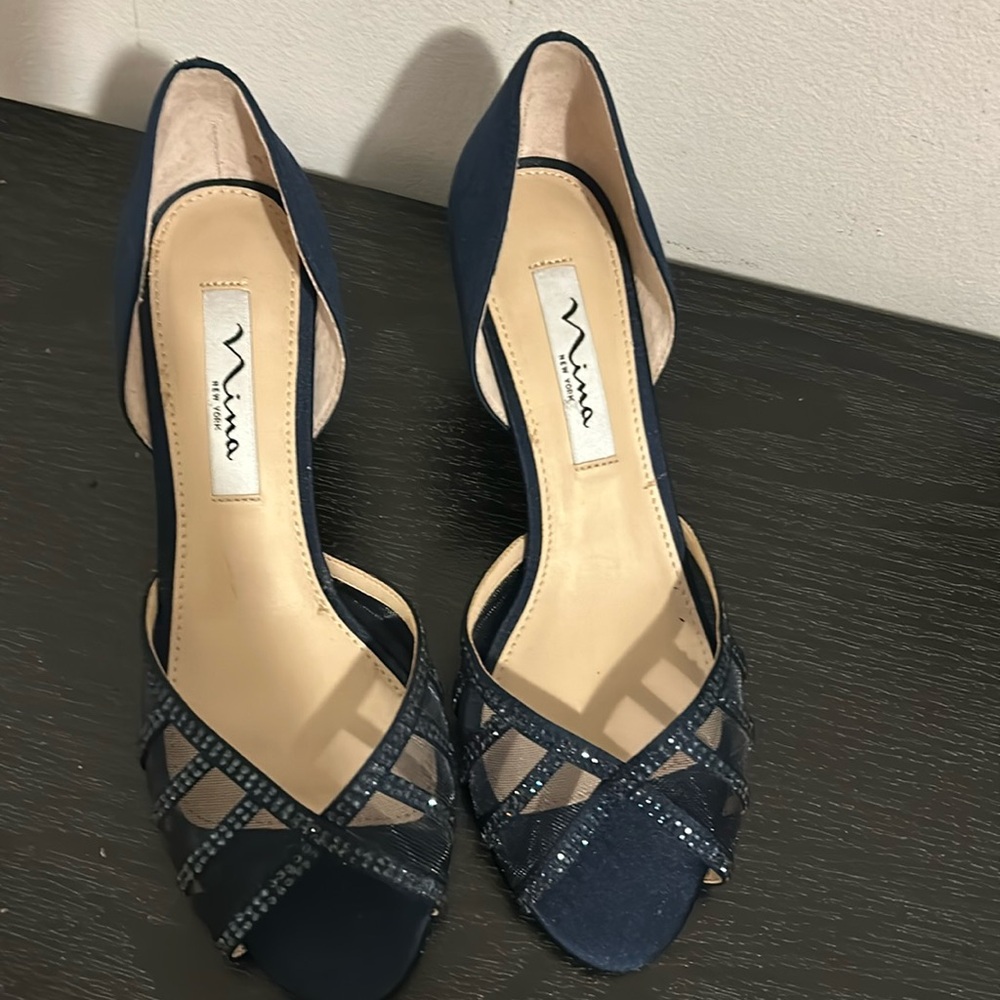 Sandal/heels- nina new york 8m size